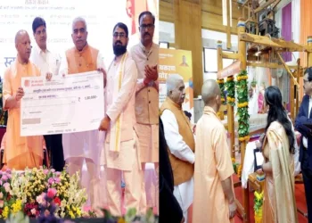 UP CM Yogi Adityanath honoured handloom weavers and recalled the Swadeshi Movement on National Handloom Day 2026