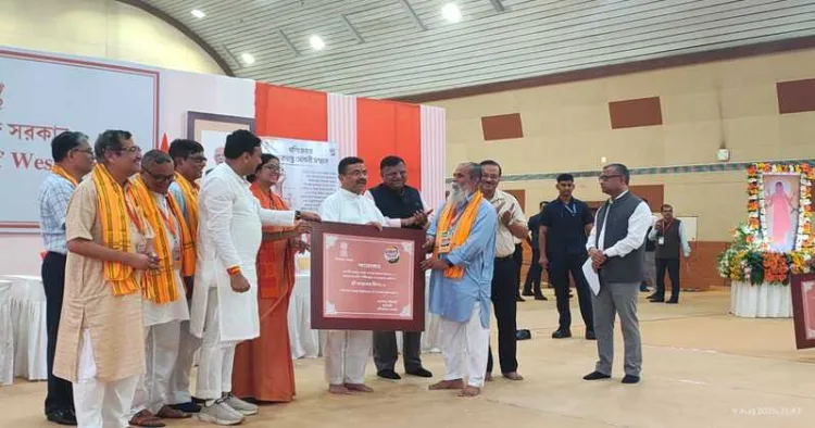 West Bengal government recently honoured 325 people imprisoned during the 1975 Emergency with the Paschimbanga Loktantra Senani Samman