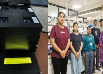 IIT Guwahati researchers have developed ‘E-Eye’, a low-cost portable device that rapidly detects toxic heavy metals and E. coli in water