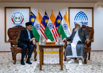 Malaysian Prime Minister Anwar Ibrahim meeting with Indian Grand Mufti Kanthapuram AP Aboobacker Musliyar in Keralam