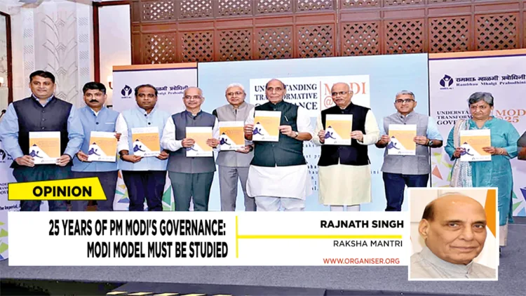 Rakshan Mantri Rajnath Singh and President of The Asiatic Society, Mumbai and former Rajya Sabha MP Vinay Sahasrabuddhe during the launch of ‘Understanding Transformative Governance | Modi@25’ Fellowship in New Delhi