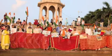 Kashi celebrating its MPs 76th birthday with 76m Chunari for Maa Ganga