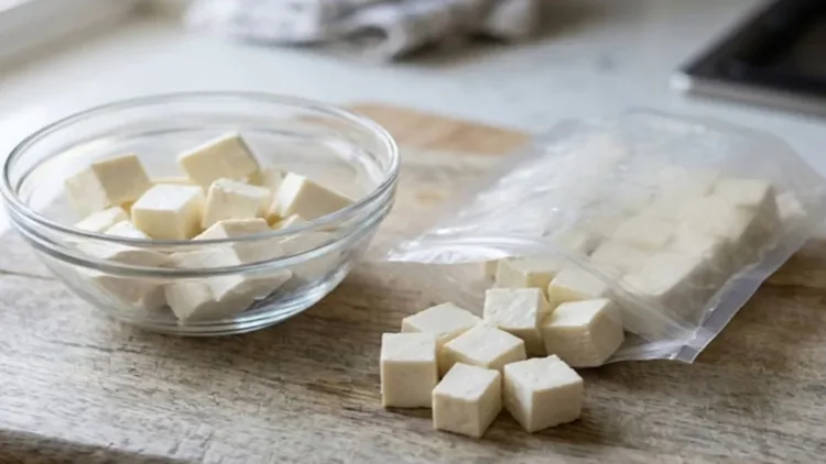 Analogue paneer is typically manufactured using vegetable oils, starches, emulsifiers and other additives