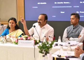 Keralam CM VD Satheeshan (Middle)