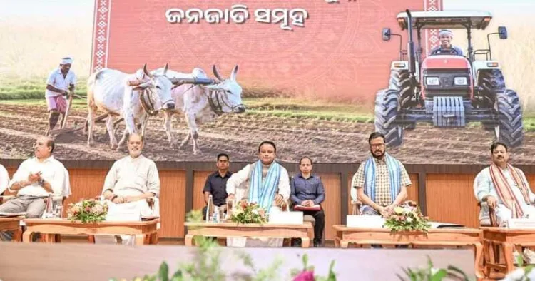 Odisha CM Mohan Charan Majhi and others during the CM-KISAN Rabi 2026-27 fifth instalment assistance distribution programme at Krushi Shiksha Sadan OUAT