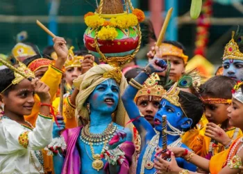Janmashtami was celebrated across the country with midnight prayers, temple rituals and aarti, marking the birth of Bhagwan Krishna