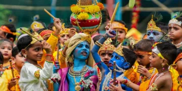 Janmashtami was celebrated across the country with midnight prayers, temple rituals and aarti, marking the birth of Bhagwan Krishna