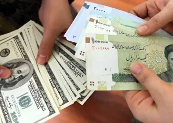 Iran’s deepening currency crisis is squeezing households as soaring prices erode wages, savings and access to basic necessities