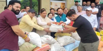 J&K BJP OBC Morcha presented 50,000 diyas to Sat Sharma under the ‘Aashirwad Ka Diya’ initiative to mark PM Modi’s birthday