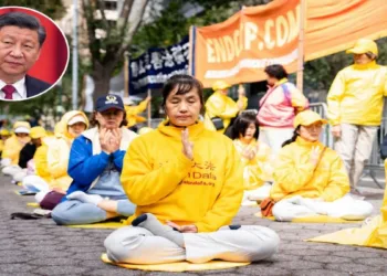 Practitioners call for an end to the persecution of Falun Gong in China, outside U.N. headquarters during the General Assembly in New York on Sept. 22, 2026