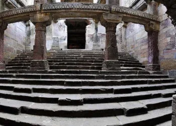 Vadodara’s historic Karoliya Vav is getting a fresh lease of life through a cleanliness and preservation drive