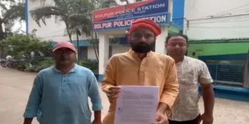 VHP Karyakarta Sourish Mukherjee seeks an FIR against CPI(M) leader Bikash Ranjan Bhattacharya over social media remarks linking an alleged attack on his Kolkata residence to Hindutva supporters