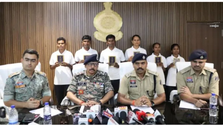 Six Maoists Carrying Rs 35 Lakh Reward Surrender in Bijapur