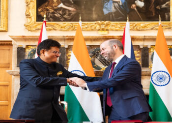 Commerce & Industry Minister Piyush Goyal with UK Business Secretary Jonathan Reynolds(File Photo)