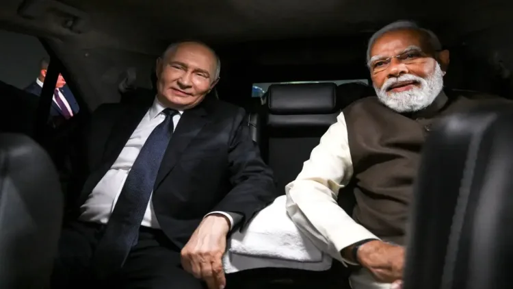 Russian President Vladimir Putin and PM Modi(File Photo)