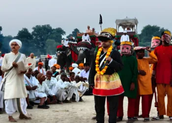 A Glimpse From Ramnagar Ramlila, Where Narrator Narrates without Mic, King Family Sitting On Elephants (Image Credit- Dr. Vivek Kumar).