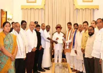 NDA leaders meet Karnataka Governor