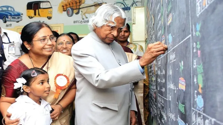 Dr APJ Abdul Kalam with the students