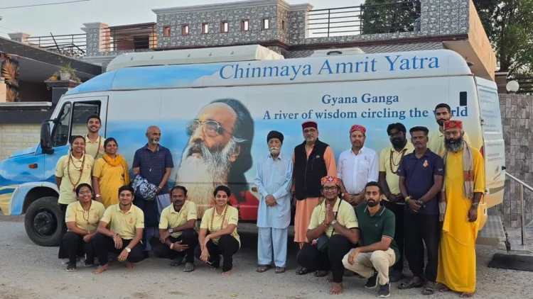Chinmaya Amrit Yatra meets Param Vir Chakra awardee Captain Bana Singh, highlighting his courage, simplicity and love for Bharat